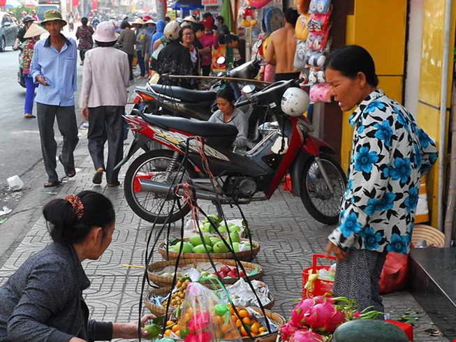 TP.HCM[-]không[-]có[-]chủ[-]trương[-]đuổi[-]người[-]bán[-]hàng[-]rong